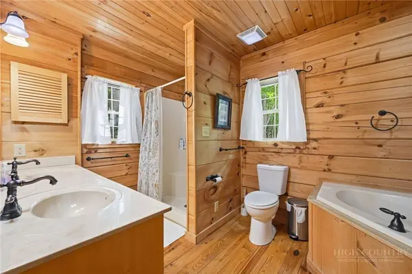 113 Poplar DR, Beech Mountain, NC 28604