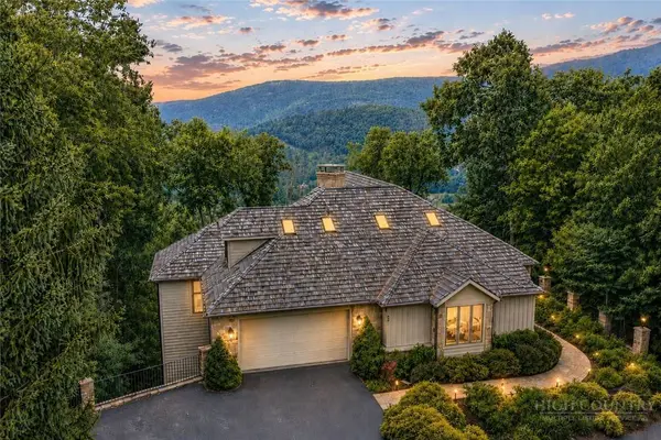 35 Crestview LN