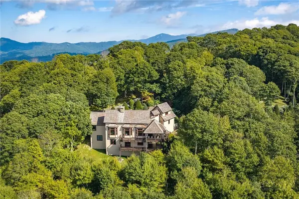 133 Summit Ledges LN, Banner Elk, NC 28604