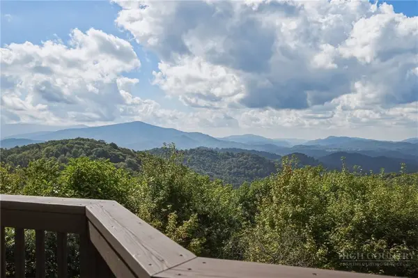 133 Summit Ledges LN, Banner Elk, NC 28604