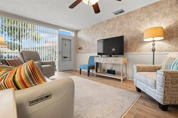 4353 TAHITIAN GARDENS CIR #B, Holiday, FL 34691