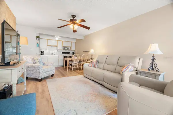 4353 TAHITIAN GARDENS CIR #B, Holiday, FL 34691