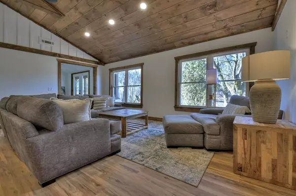 2380 Murphy Hwy, Mineral Bluff, GA 30559