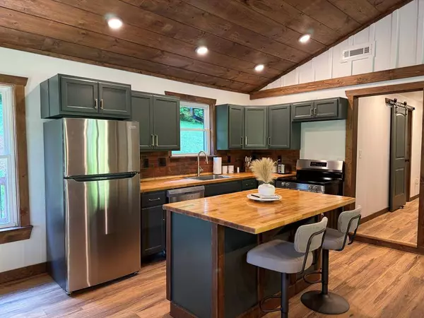 2380 Murphy Hwy, Mineral Bluff, GA 30559