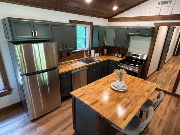 2380 Murphy Hwy, Mineral Bluff, GA 30559