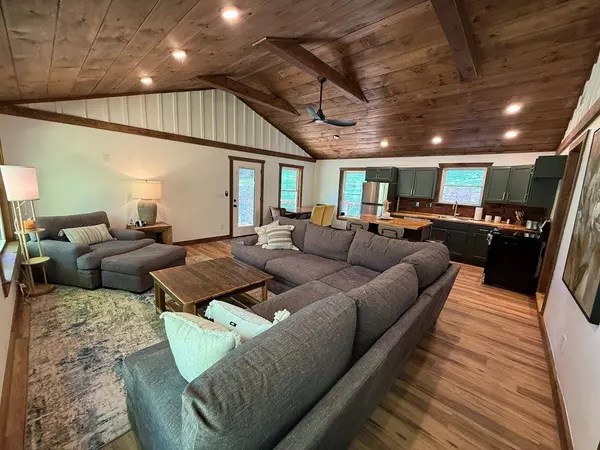 2380 Murphy Hwy, Mineral Bluff, GA 30559