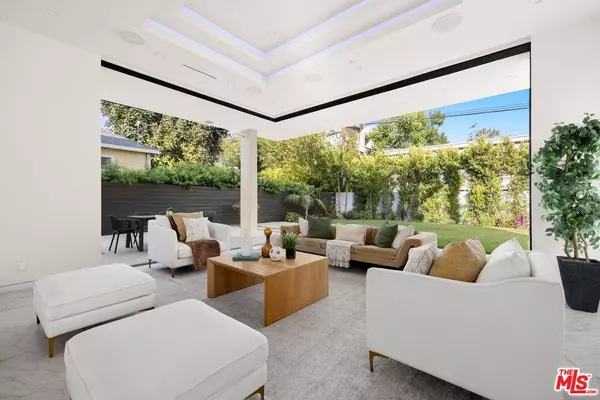 900 N Vista St, Los Angeles, CA 90046