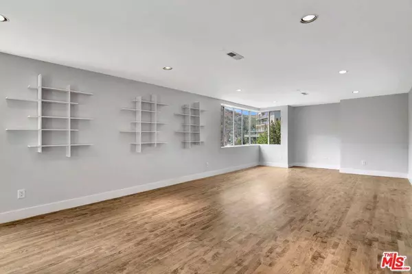 6396 Weidlake DR, Los Angeles, CA 90068