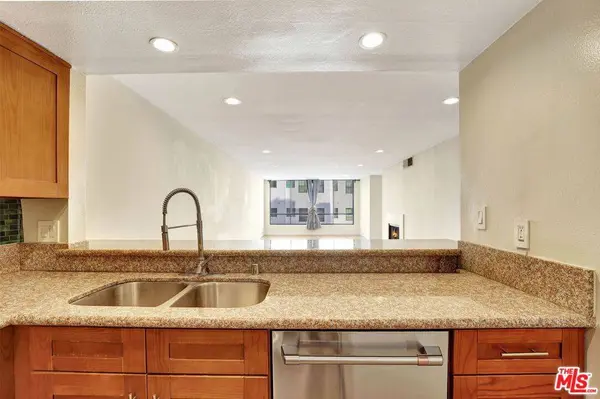 1900 Vine ST #103, Los Angeles, CA 90068