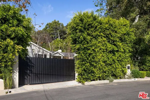 826 Norway LN, Los Angeles, CA 90049