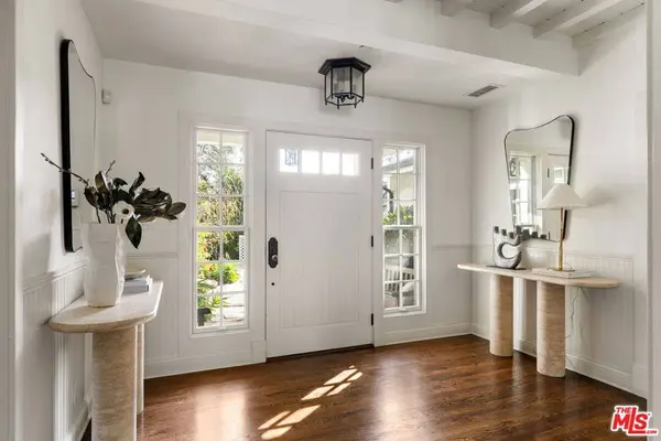 826 Norway LN, Los Angeles, CA 90049