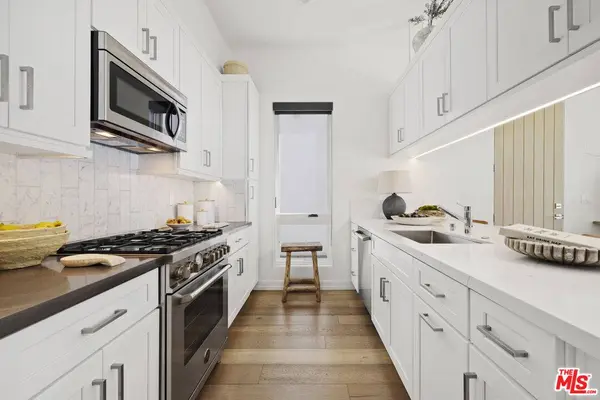 1041 N Spaulding Ave #208, Los Angeles, CA 90046