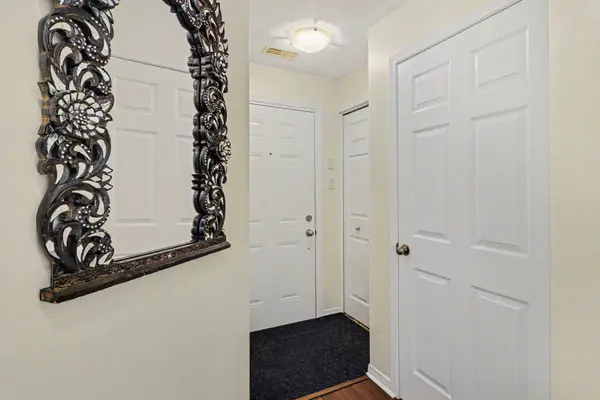 300 Meilleur Private #B, Vanier And Kingsview Park, ON K1L 0A2