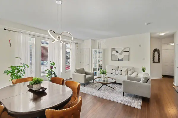 300 Meilleur Private #B, Vanier And Kingsview Park, ON K1L 0A2