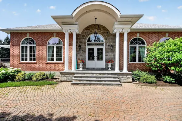 36 Cedarhill DR, Bells Corners And South To Fallowfield, ON K2R 1C6
