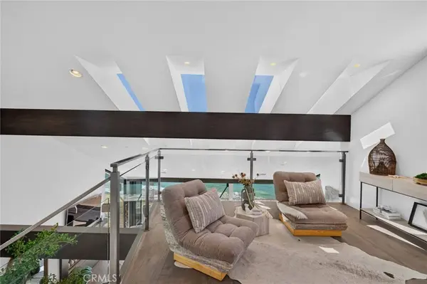 33 Bay Drive, Laguna Beach, CA 92651