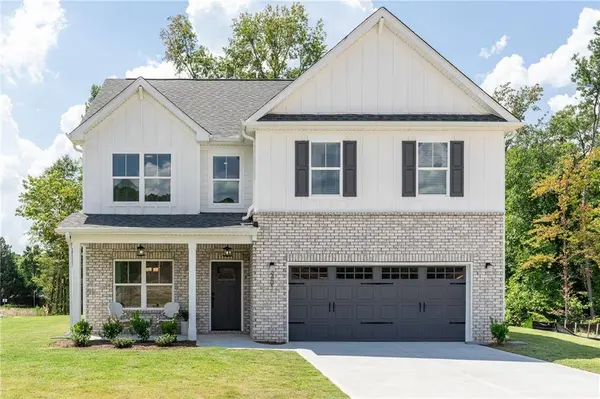 3281 Pepperpike CT, Loganville, GA 30052