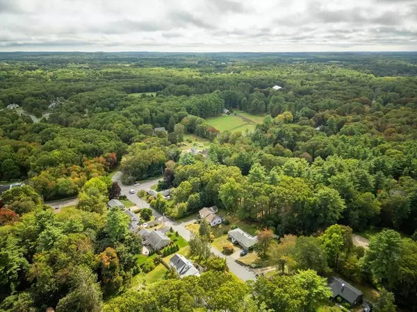 4 Oakhurst Ave, Ipswich, MA 01938