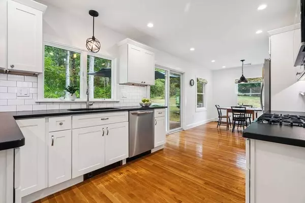 4 Oakhurst Ave, Ipswich, MA 01938