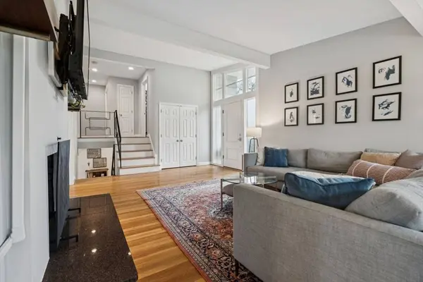 17 Linda Road, Andover, MA 01810