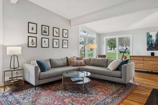 17 Linda Road, Andover, MA 01810