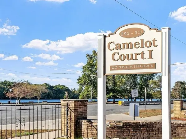 295 Pawtucket Blvd #7, Lowell, MA 01854