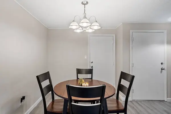 295 Pawtucket Blvd #7, Lowell, MA 01854