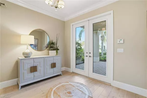 13768 Luna DR, Naples, FL 34109