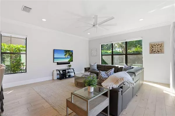 13768 Luna DR, Naples, FL 34109