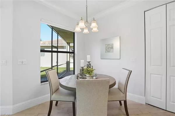 13768 Luna DR, Naples, FL 34109