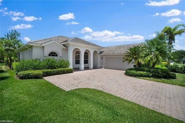 8884 Mustang Island CIR, Naples, FL 34113