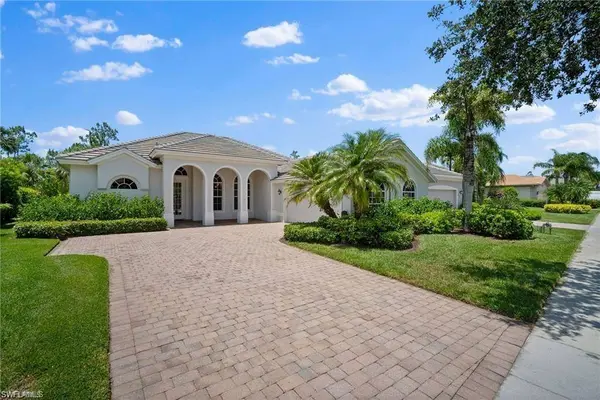 8884 Mustang Island CIR, Naples, FL 34113