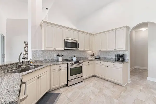 8963 Appaloosa CT, Naples, FL 34113