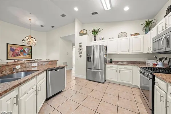 11053 Harbour Yacht CT #201, Fort Myers, FL 33908