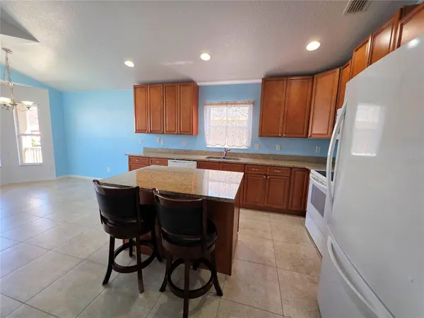 2076 NEWTOWN RD, Groveland, FL 34736