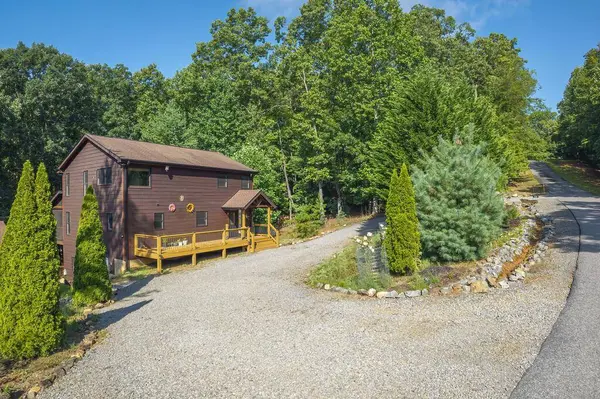 72 Gibbs Trail, Mineral Bluff, GA 30559