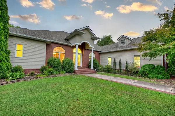 4165 Asheland Cove Drive, Young Harris, GA 30582