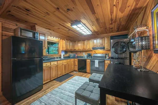 157 Sunrise Lane, Blue Ridge, GA 30513