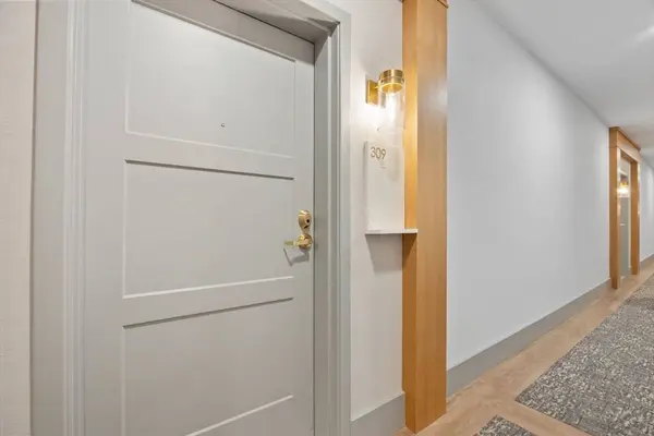 1 Mariners Way #309, Plymouth, MA 02360