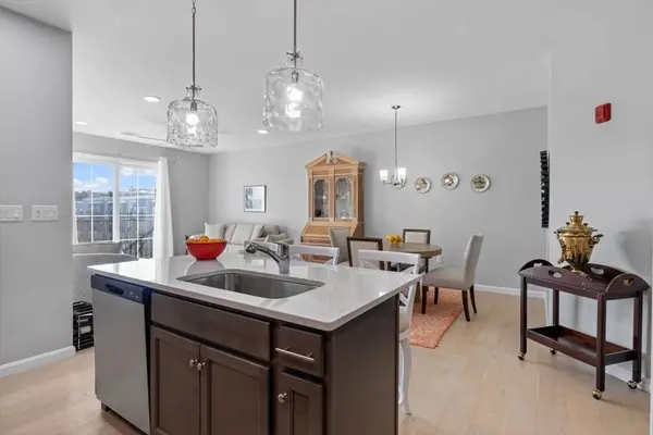 1 Mariners Way #309, Plymouth, MA 02360