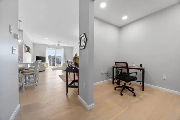 1 Mariners Way #309, Plymouth, MA 02360