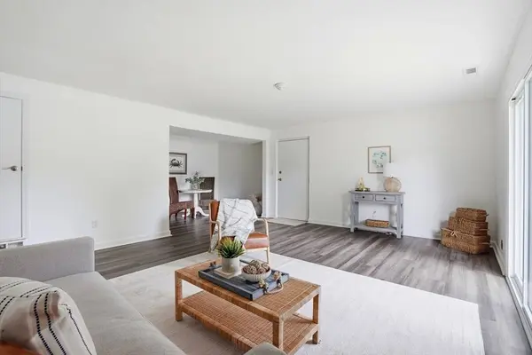10 Kingswood Dr #13, Abington, MA 02351