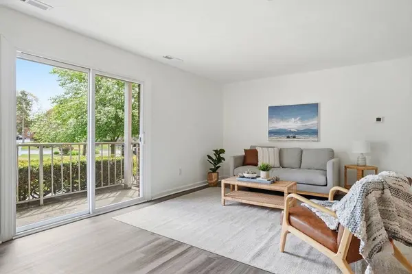 10 Kingswood Dr #13, Abington, MA 02351
