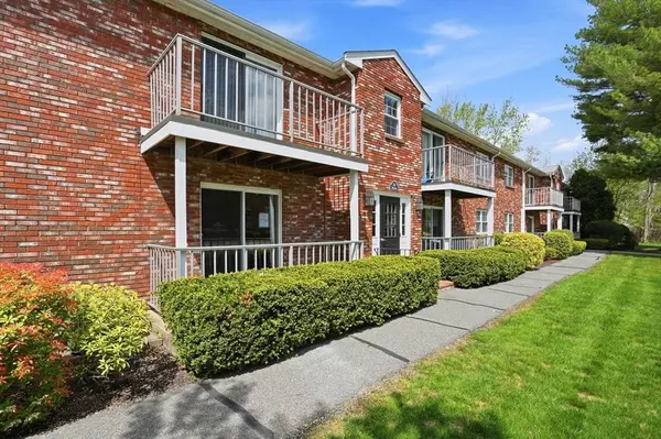 10 Kingswood Dr #13, Abington, MA 02351