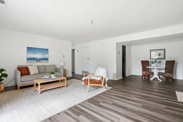 10 Kingswood Dr #13, Abington, MA 02351