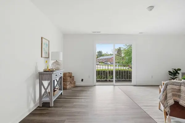 10 Kingswood Dr #13, Abington, MA 02351