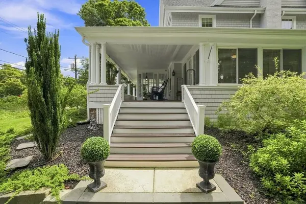 65 Warren Ave, Plymouth, MA 02360