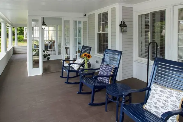 65 Warren Ave, Plymouth, MA 02360