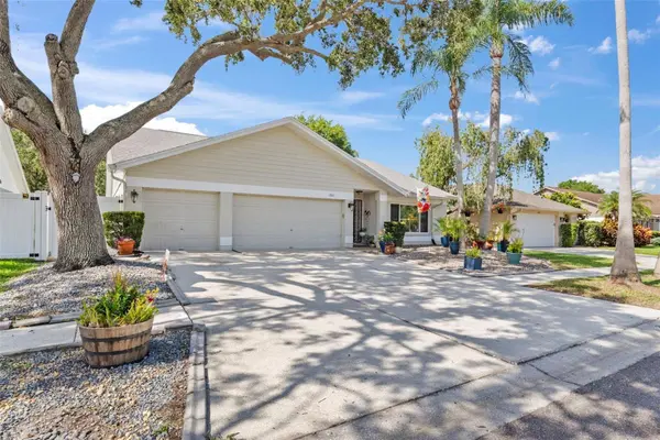 11927 STEPPINGSTONE BLVD, Tampa, FL 33635