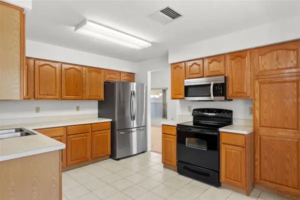 11327 CLAYRIDGE DR, Tampa, FL 33635